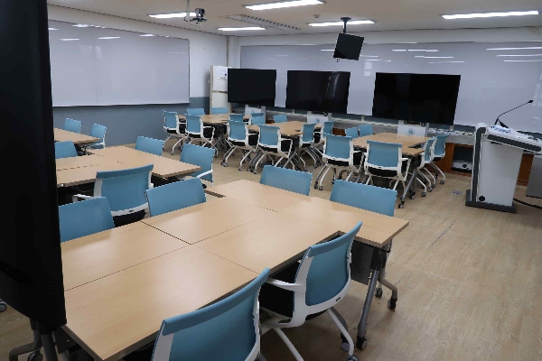 제2교수연구동(418동) 412호 섬네일